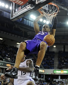 Veterán Grant Hill zostáva vo Phoenixe