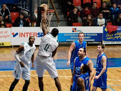Komarno zastavilo Banskú Bystricu, podtatranské derby pre Svit