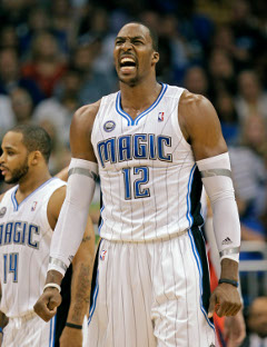D. Howard potiahol Orlando 45 bodmi a 23 doskokmi
