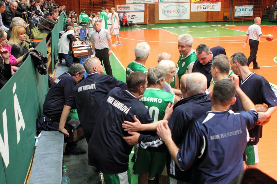 Vydarená oslava 70. narodenín handlovského basketbalu