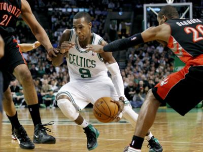 Najslabší zdolal najlepšieho, Boston preťal zlú sériu