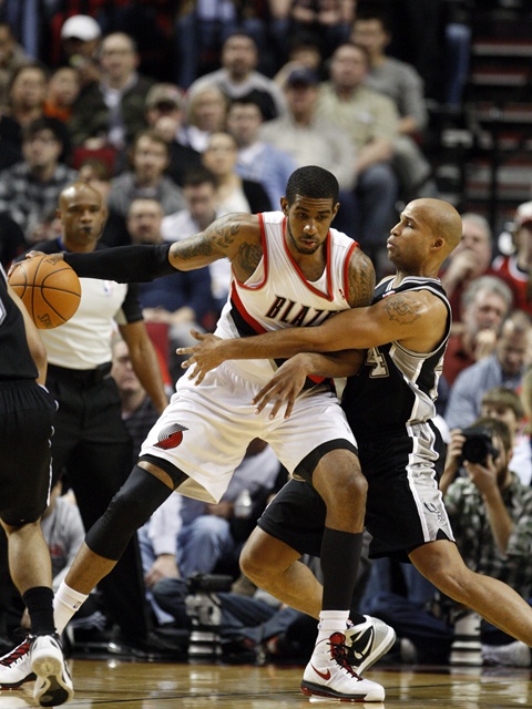 Portland zahanbil taktizujúce San Antonio