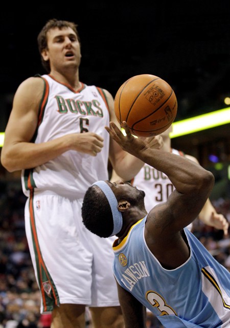 Bogut do Golden State, Ellis v Milwaukee