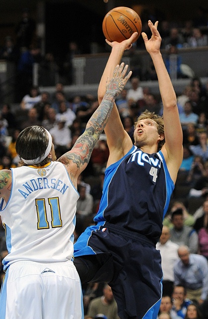 Štyridsaťbodoví Nowitzki a Love, líder prehral v Atlante