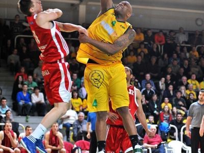 Od soboty play-off mužov, v Komárne problémy pre kampaň