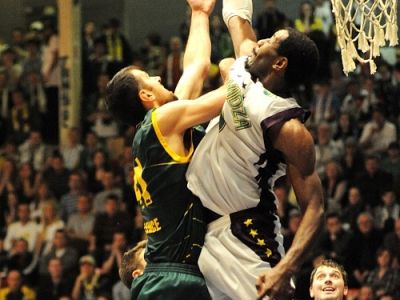 Levice neobhája titul, do semifinále Prievidza