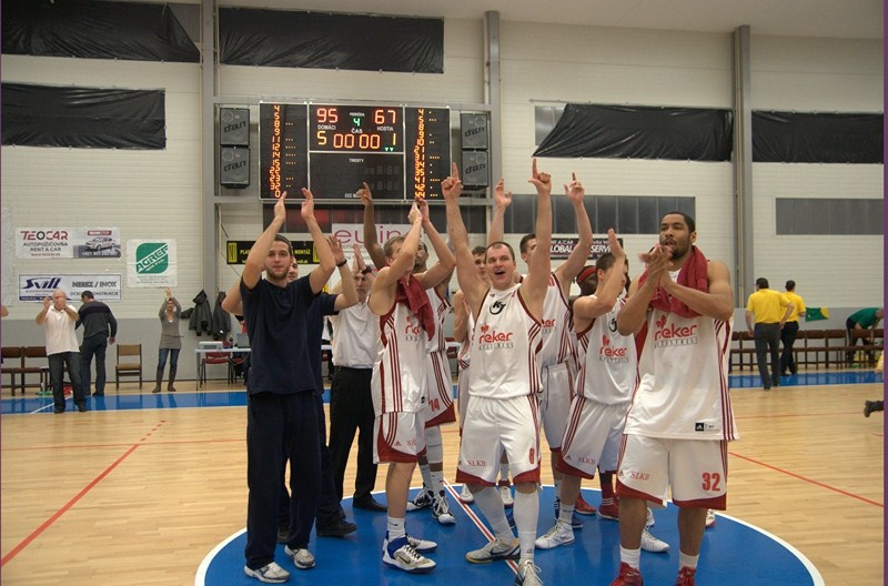 Komárno prvým finalistom extraligy mužov