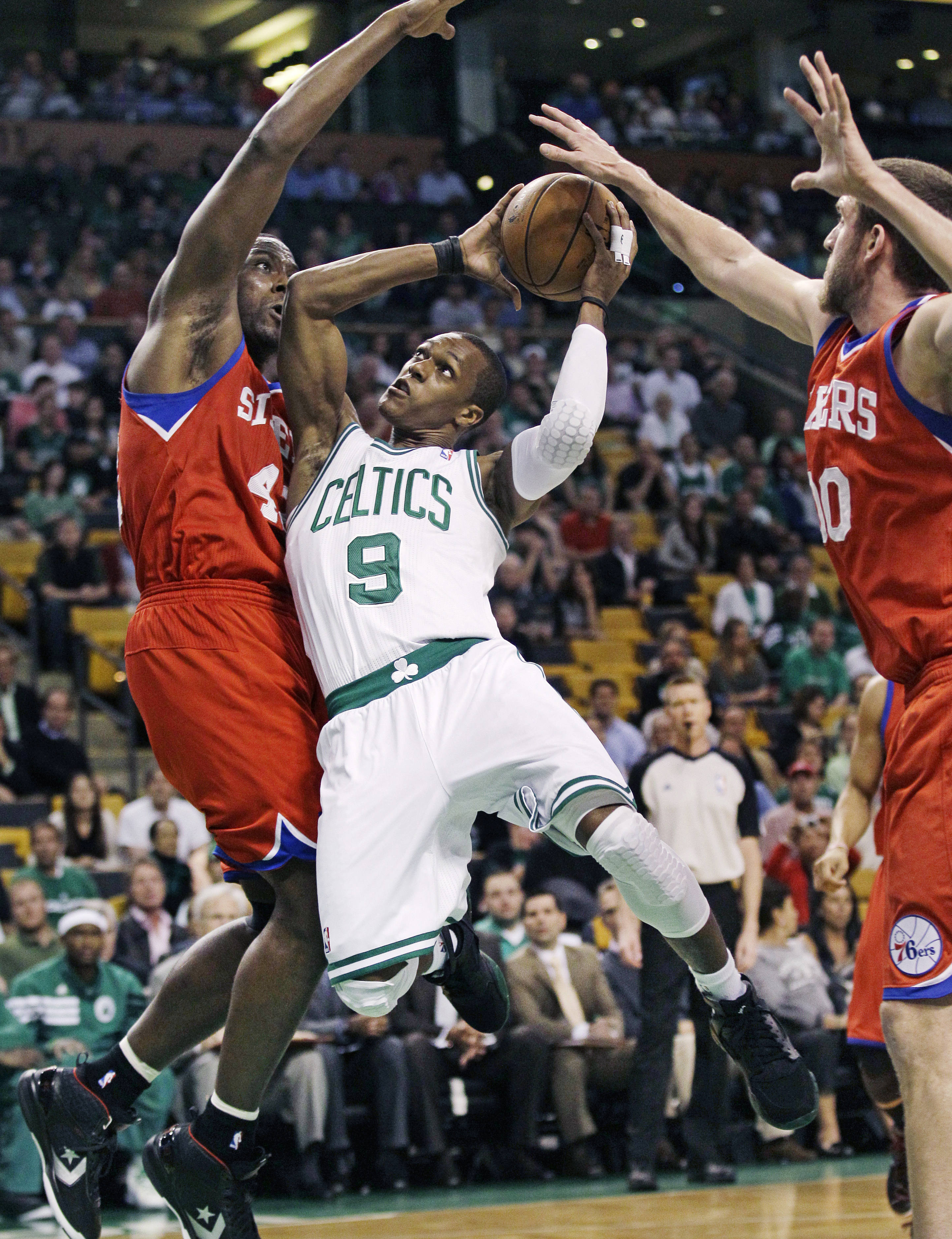 Philadelphia vyrovnala stav série s Bostonom
