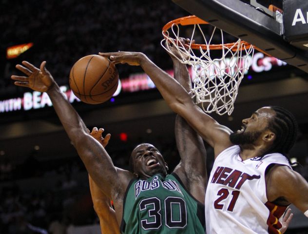 Miami prežilo 44-bodové vystúpenie Rajona Ronda