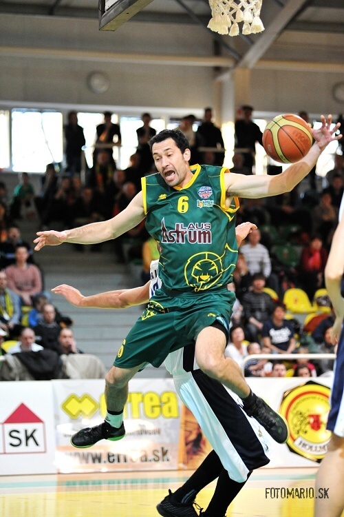 Neľutuje, že hral basketbal – teraz ide trénovať