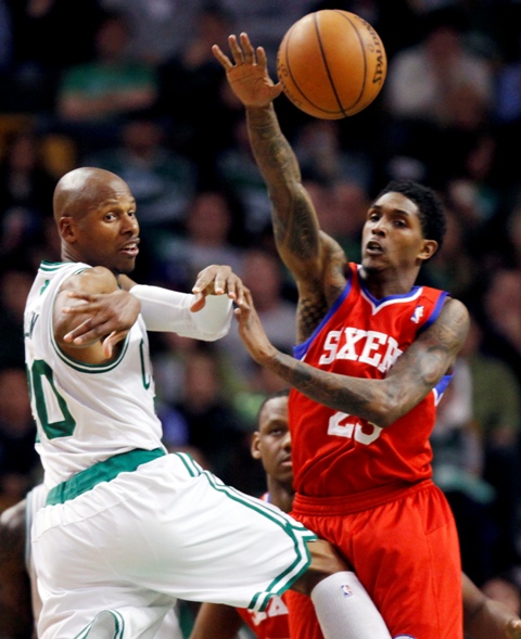 Rozohrávač Louis Williams z Philadelphie do Atlanty