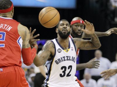 O. J. Mayo v Dallase náhradou za Kidda a Terryho