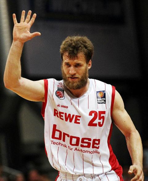Gavel zhodil bradu, majstra Bamberg vítalo desaťtisíc ľudí