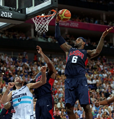 LeBron James po dvadsiatich rokoch zopakoval Jordanov kúsok