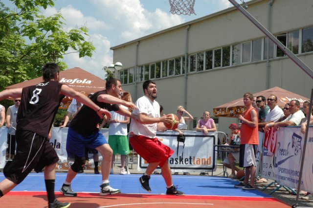 Slováci zatiaľ s jednou výhrou a tromi prehrami