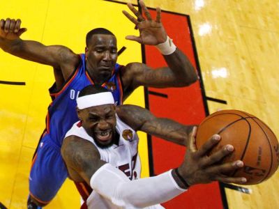 Miami Heat uspeli doma a ujali sa vedenia v sérii