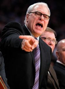 Lakers jednajú s trénerom Jacksonom o návrate