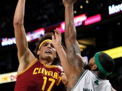 Tréner Clevelandu žiadal rozhodcu o dlhší zápas