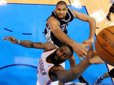 Hráčmi prvého týždňa Harden a Jennings