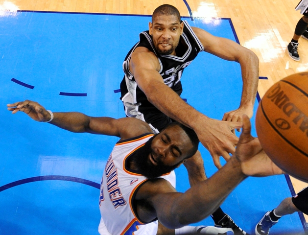 Hráčmi prvého týždňa Harden a Jennings