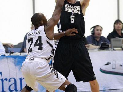 Brooklynskú premiéru Nets odložili na 26. novembra