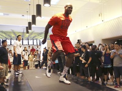 Hráčmi týždňa LeBron James a Durant