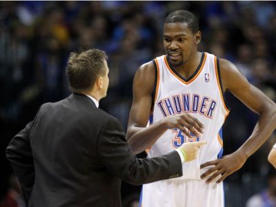 Durant a Bryant unisono s víťazstvami a triple-double