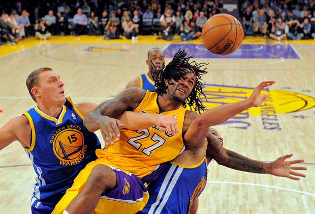 Brownovo odvolanie prebudilo Lakers, Knicks bez prehry