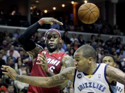 LeBron James a Faried hráčmi týždňa