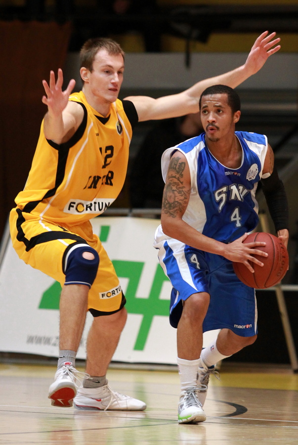 Hviezdou kola Maurice Acker
