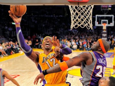 Novému koučovi Lakers bude pomáhať starší brat