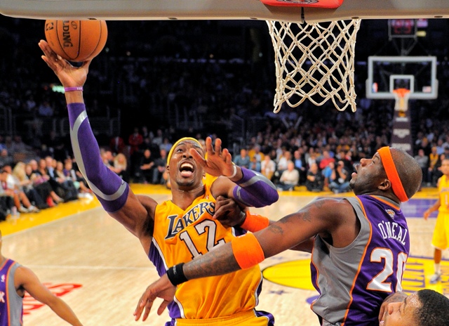 Novému koučovi Lakers bude pomáhať starší brat
