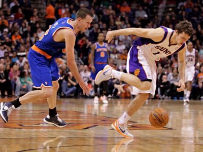 Knicks velebia J. R. Smitha, Lakers uviazli v bahne