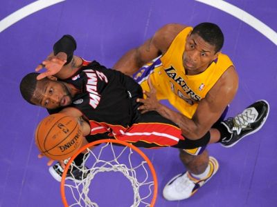 Jamesov lesk oslepil Bryanta aj Lakers