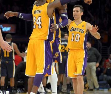 Bryant neprehliadal spoluhráčov a Lakers uspeli