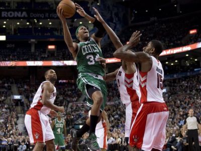 Spurs aj Celtics nezastavili absencie, karambol Knicks