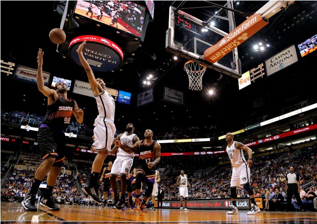 Miami sa blíži k Lakers, Memphis v play-off