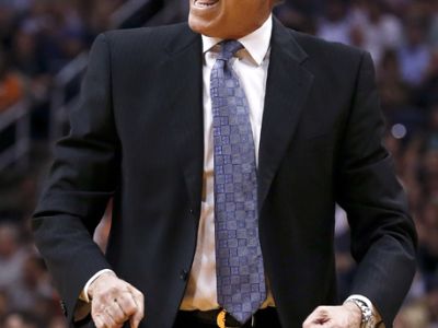Lakers napriek pohrome: Trénerova stolička je pevná