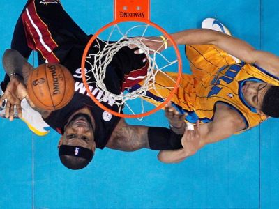LeBron oprášil trojky, Smith stredoškolské časy
