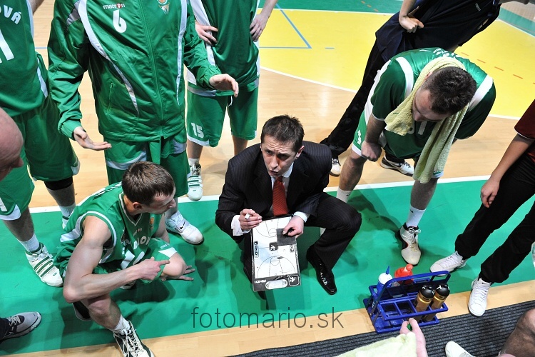Rozpočet Handlovej ide o tretinu dole