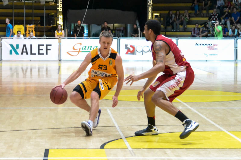 Inter zlomil profesorský basketbal v druhom polčase