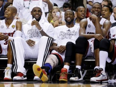 LeBron nevyčnieval, ale Miami poľahky vyrovnalo finále