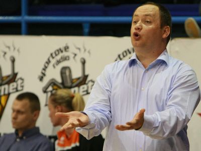 Tréner „Ruže“ chváli mladé hráčky a velebí ostrieľané