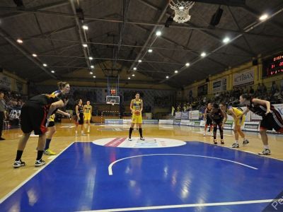 Hladký triumf s kostrbatými momentmi