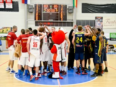 Komárno so stovkou na palubovke Spišskej Novej Vsi