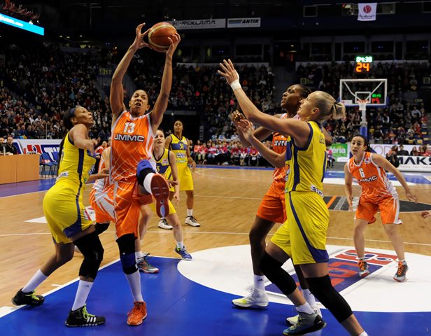 Mimoriadny basketbal vo formáte 5D