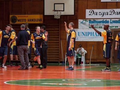 Handlová zdolala Komárno, Prievidza uspela v Nitre, Svit vyhral