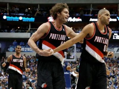 Portland sa dotiahol na San Antonio, James na hojdačke