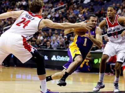 Lakers asi mesiac bez Farmara, zranil sa aj P. Gasol