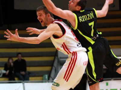 Rón: To, čo predviedli niektorí hráči, je hanba